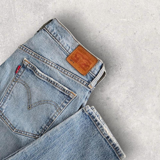 Levi’s 501 Blue Jeans – 30x30 עם קרע בברך ושריטה בצד