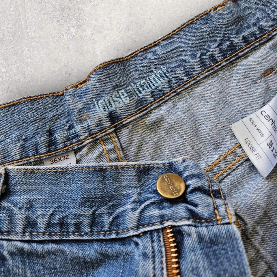 Carhartt Blue Jeans 36x32 vintage denim with loose straight fit and light front fades