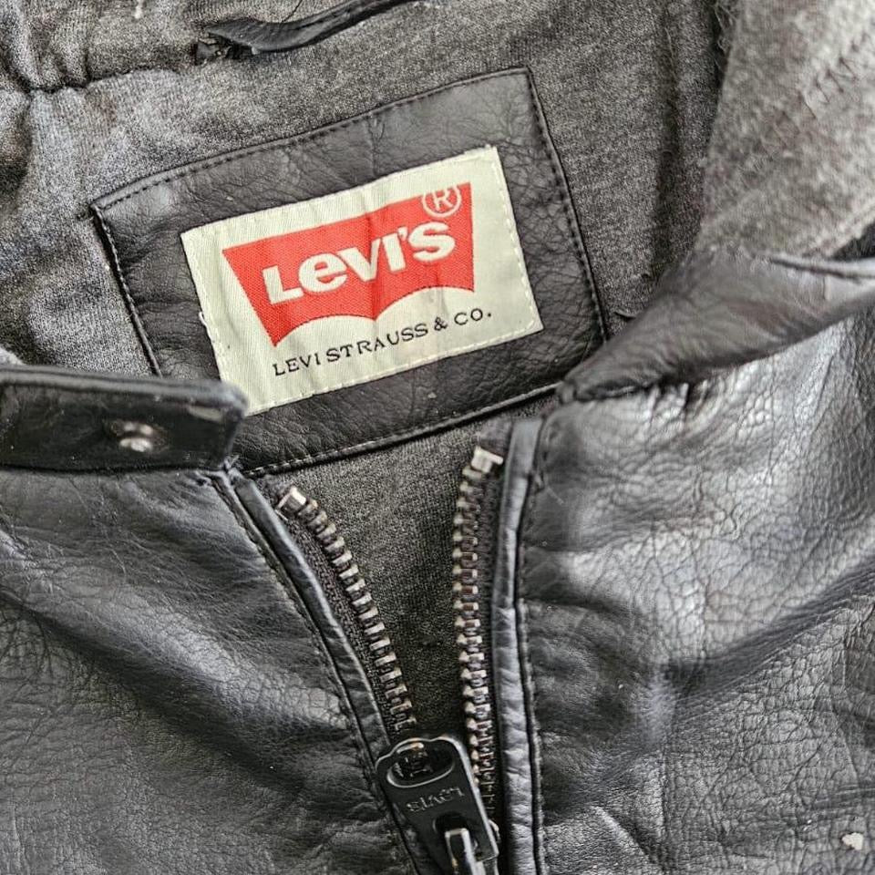 Levi’s black leather jacket xlarge in perfect condition no flaws