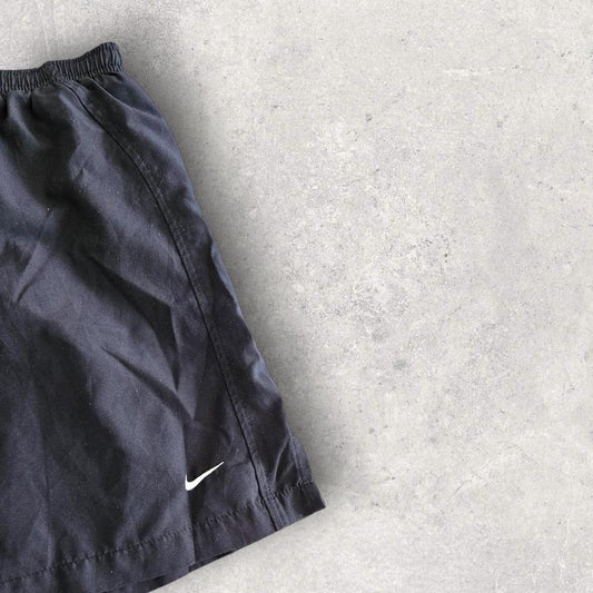 Woman’s Nike sports shorts בצבע שחור