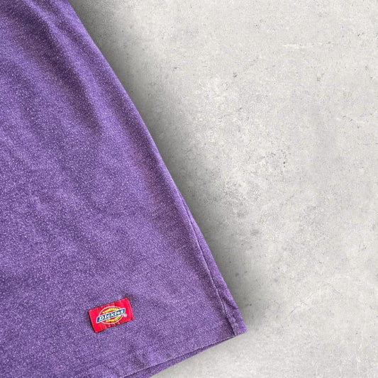 Dickies Purple V-neck Tee - Medium חולצת וי סגולה של Dickies, מידה M
