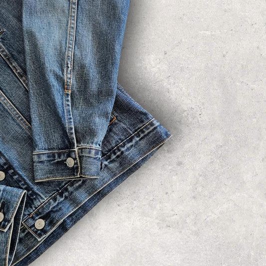 Gap denim jacket size L perfect condition no flaws