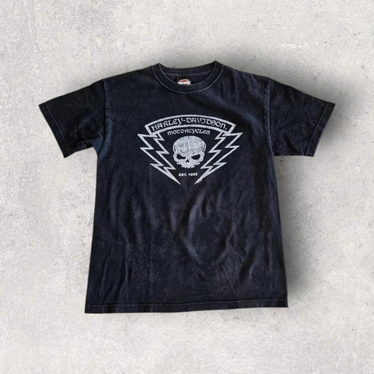 Harley Davidson 2004 Tee - Small חולצת טי הארלי דיווידסון משנת 2004, מידה S, מצב 9/10, דהייה קלה, ללא פגמים