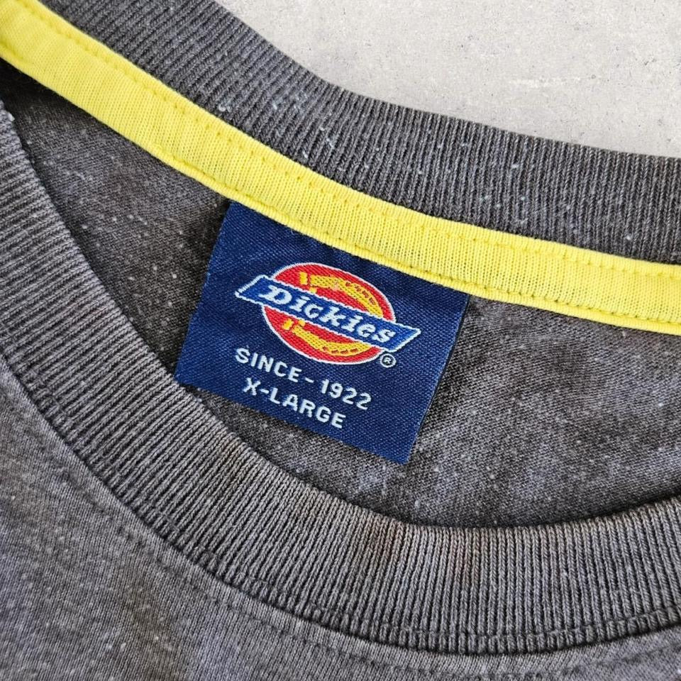 Dickies Yellow logo Long Sleeve Tee - L חולצה ארוכה של דיקיז עם לוגו צהוב, מידה L לגבר