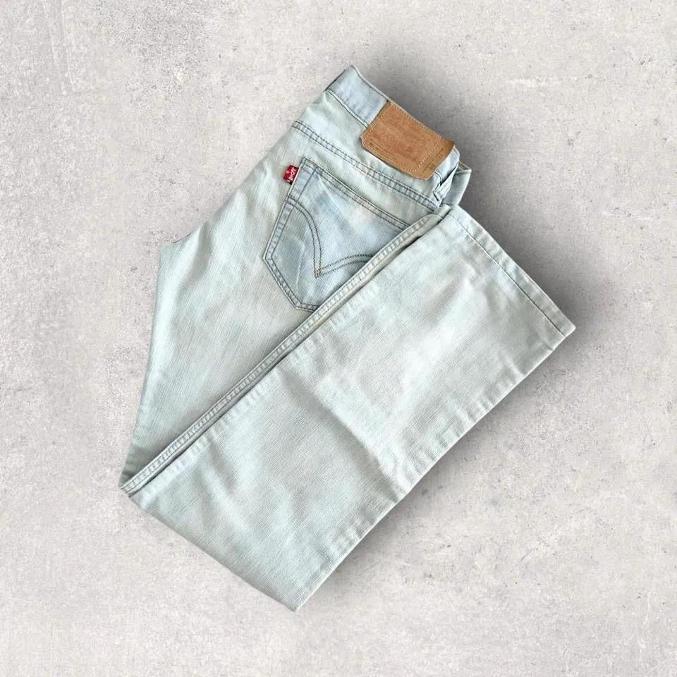 Levi’s 501 Jeans – 32 – נראה מזויף, מידה W32 L107, מצב 8/10 עם כתמים קדמיים.