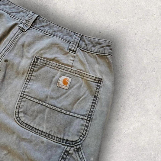 Carhartt carpenter shorts - original fit בצבע בהיר עם כתמי צבע ואקונומיקה