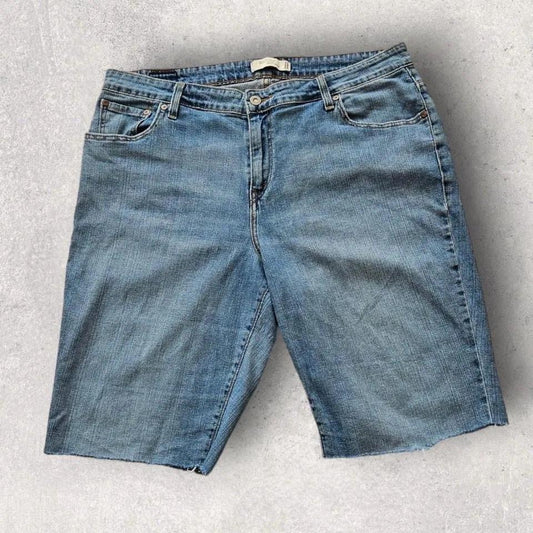 Levis 580 woman’s shorts בגזרת Boot Cut, צבע כחול
