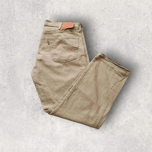 Levi’s 501 White Oak Denim עם סימן קטן בגב