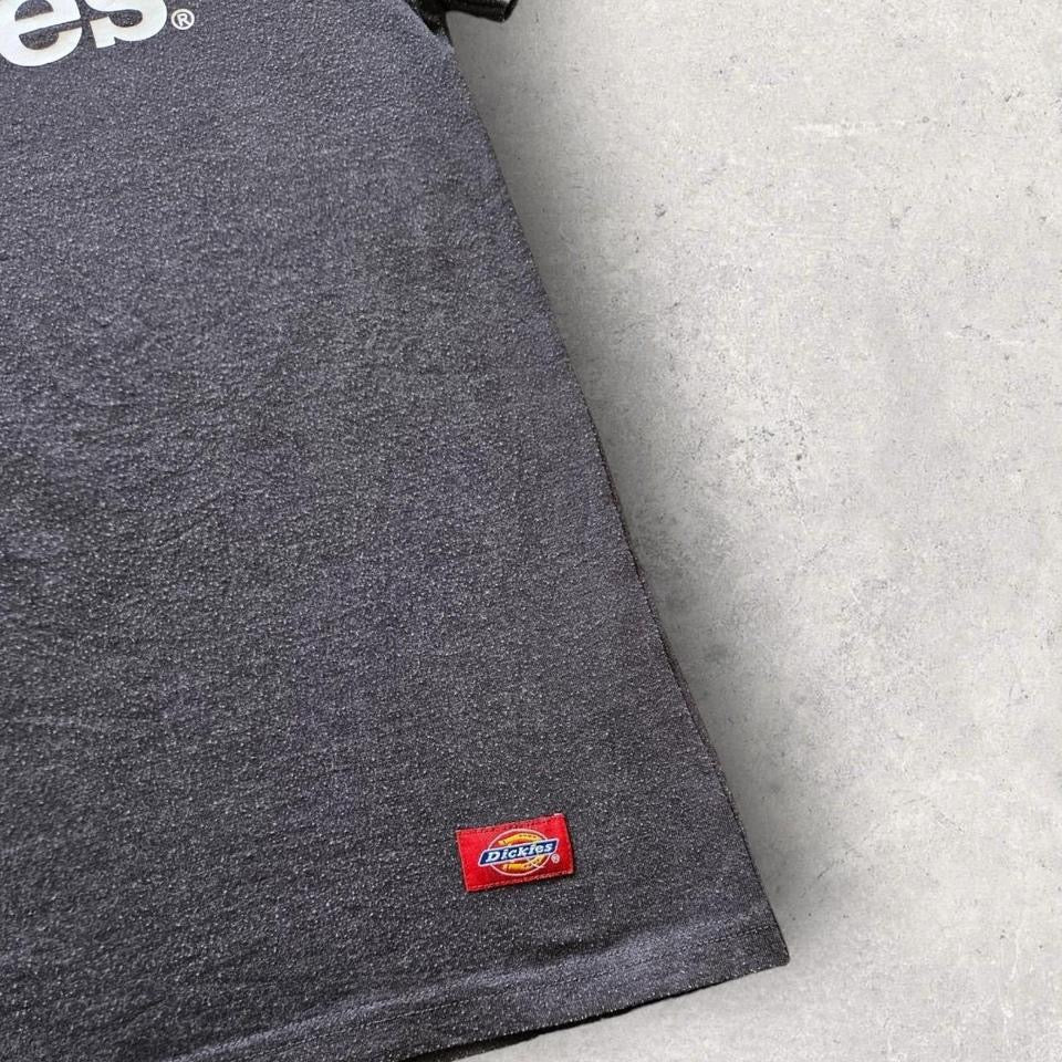 Dickies Logo Tee - Small חולצת טי של דיקיס עם לוגו, מידה S בגזרת סלימפיט