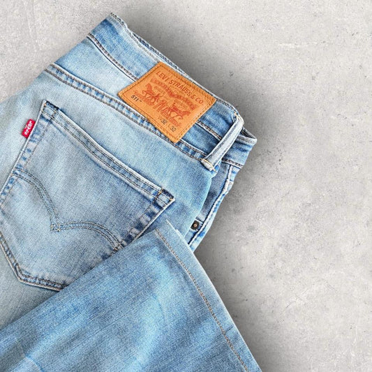 Levi’s 511 Blue Jeans – 32x32 עם דהייה וכתם קל