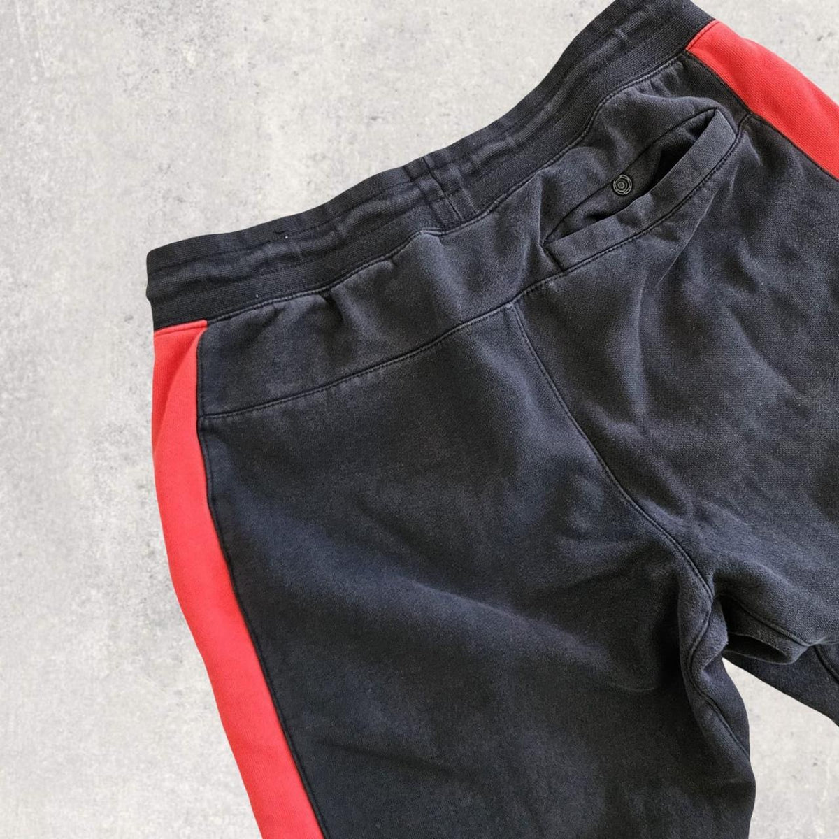 Nike air thick Sweatpants — fabric and condition detail