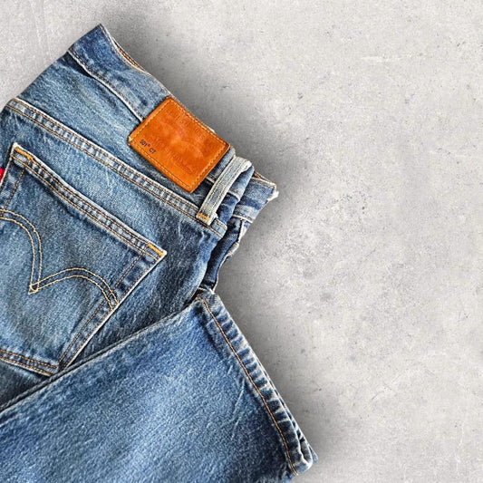 Levi’s 501 Blue Jeans – 27x32 vintage denim with front stains
