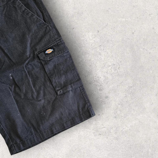 Dickies Black Cargo Shorts בצבע שחור, מידה W42