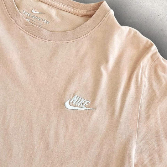 Woman’s Nike Pink Logo Tee - S Lizard Vintage Clothes 70.00 NIS Woman’s Nike Pink Logo Tee - S T-Shirts