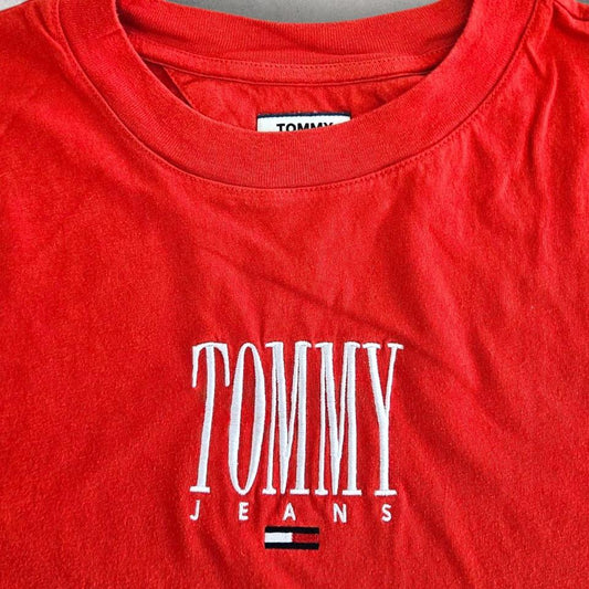 Woman’s Tommy Hilfiger Logo Red Tshirt - M Lizard Vintage Clothes Woman’s Tommy Hilfiger Logo Red Tshirt - M 65.00 NIS