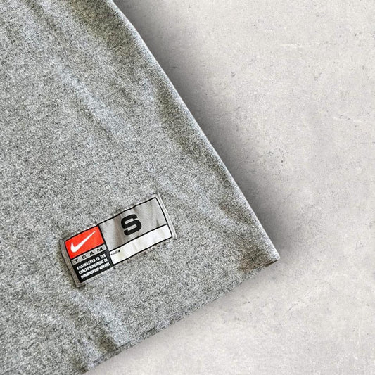 Vintage Nike Grey T-shirt - S T-Shirts Lizard Vintage Clothes 65.00 NIS Vintage Nike Grey T-shirt - S