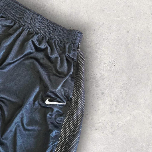 Nike Baskeball Black Shorts - L Nike Baskeball Black Shorts - L 50.00 NIS Lizard Vintage Clothes Training Pants