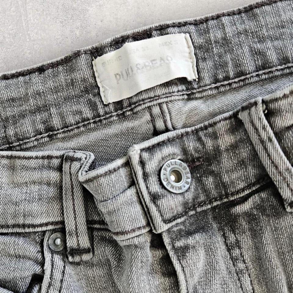 Pull&Bear Classic Grey Jeans - W31 Jeans 30.00 NIS Unbranded Pull&Bear Classic Grey Jeans - W31