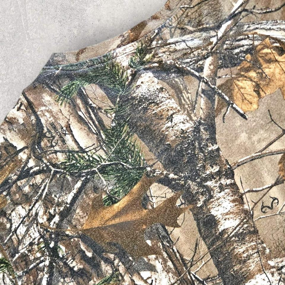 Realtree Camo Long Sleeve T-shirt - XL Realtree Camo Long Sleeve T-shirt - XL Lizard Vintage Clothes