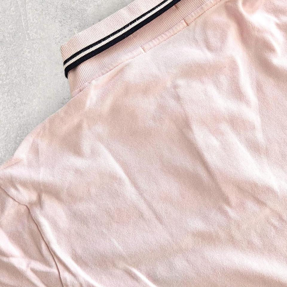 Size - SChest - 49cmLength - 62cm Has big stains on the collar 8/10 overall condition