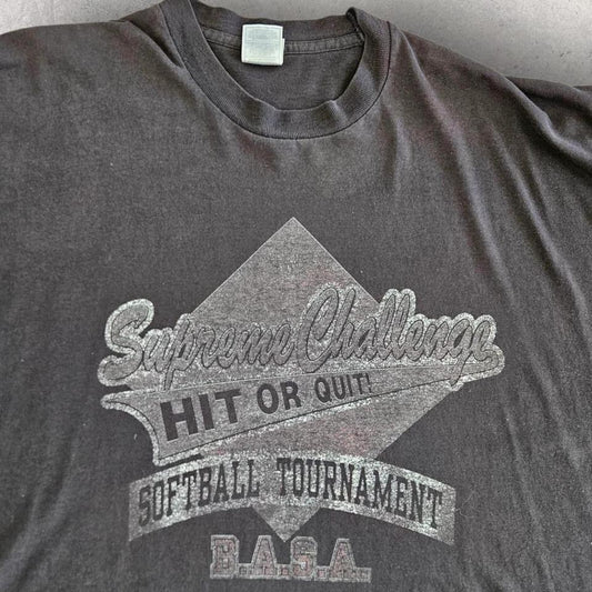 Vintage Fruit of the Loom Black Graphic Tee XXL חולצת פרוט אוף דה לום שחורה וינטאג במידה XXL