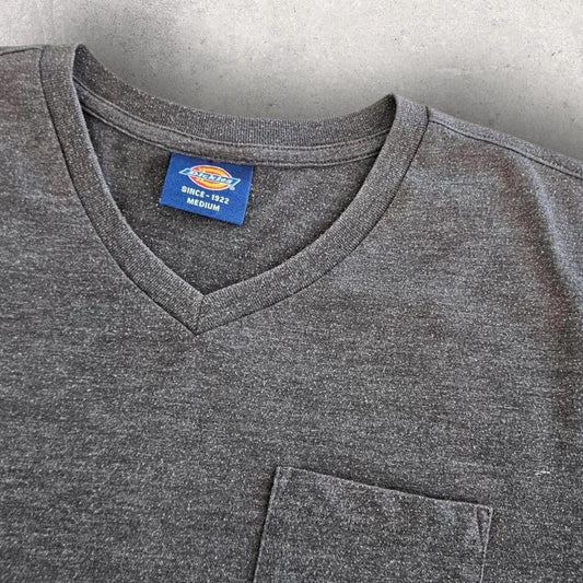 Dickies V-neck Pocket Tshirt - M