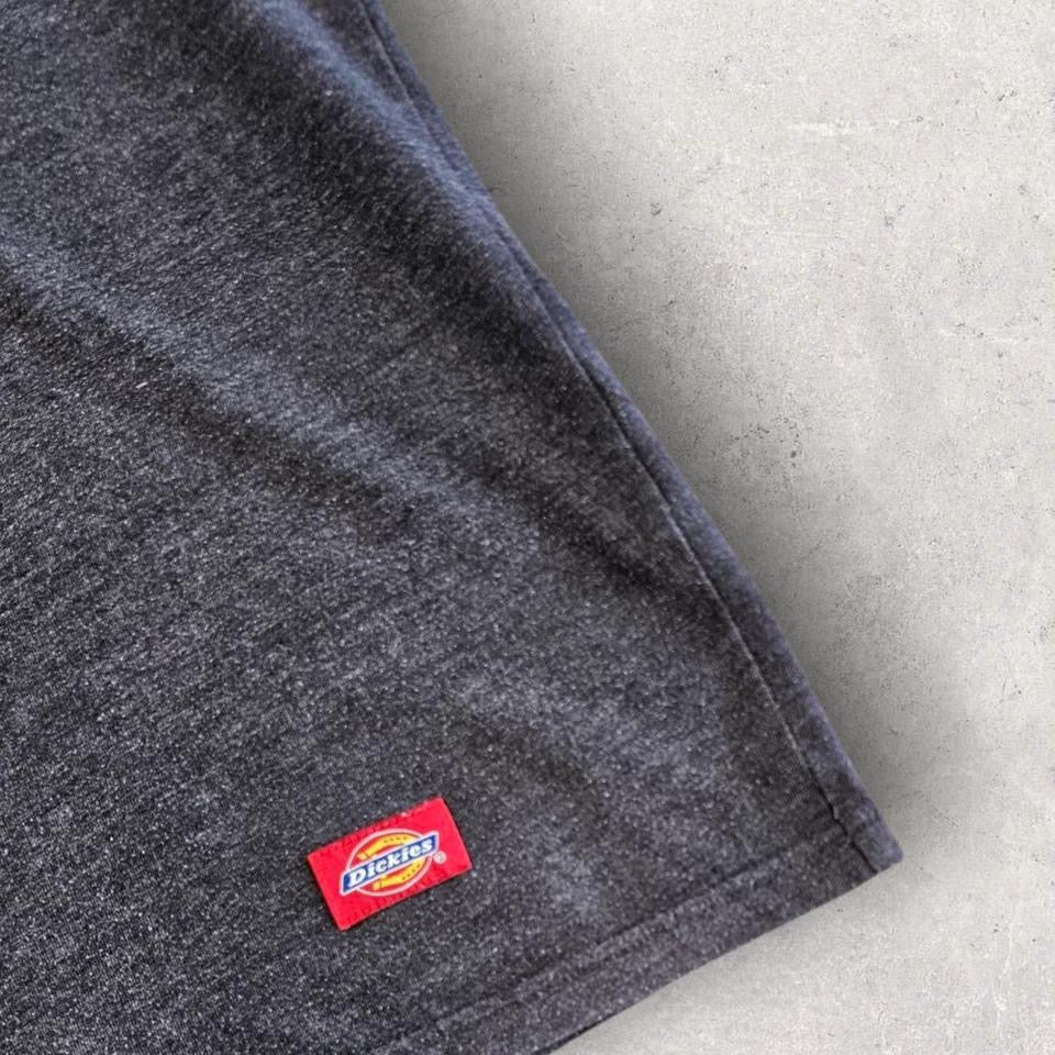 Dickies V-neck Pocket Tshirt - M