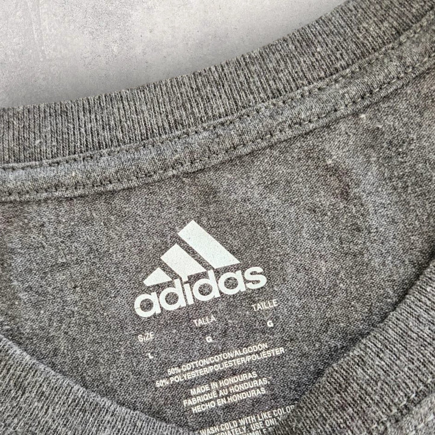 Adidad grey Logo Tshirt - XL חולצת טי אפורה לוגו אדידס וינטג'
