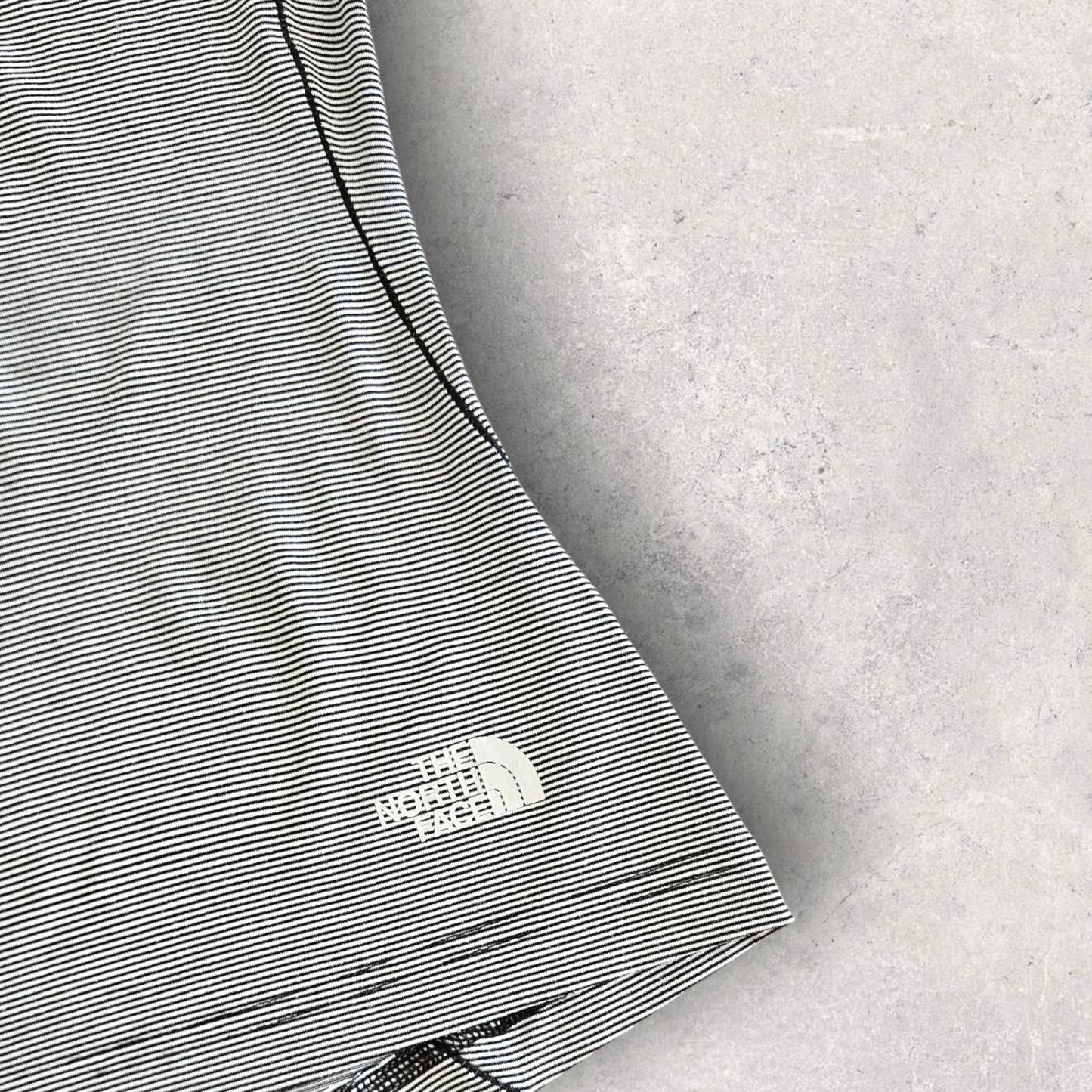 The North Face Womans Tshirt - S חולצת נשים נורת פייס מידה S יד שנייה וינטג'