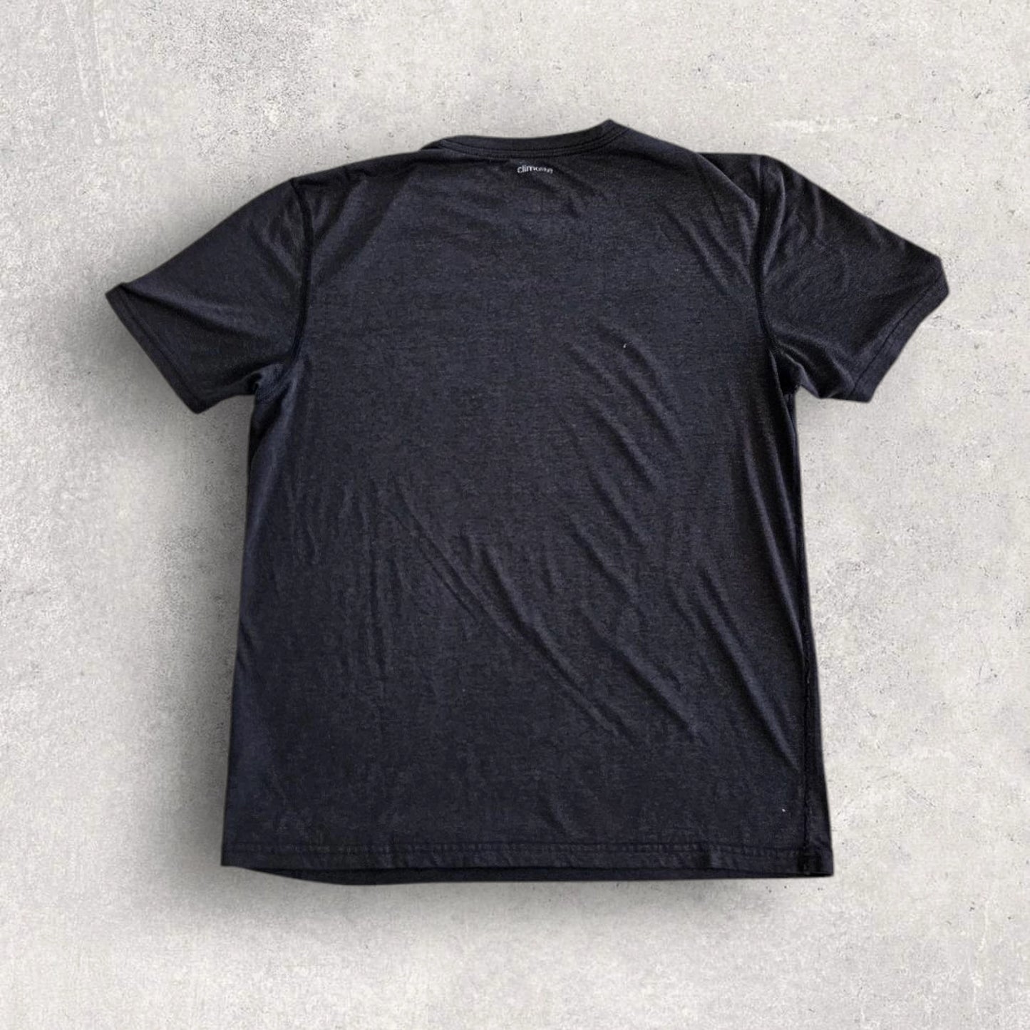 Adidas sports Black Logo Tshirt - M - חולצה שחורה ממותגת