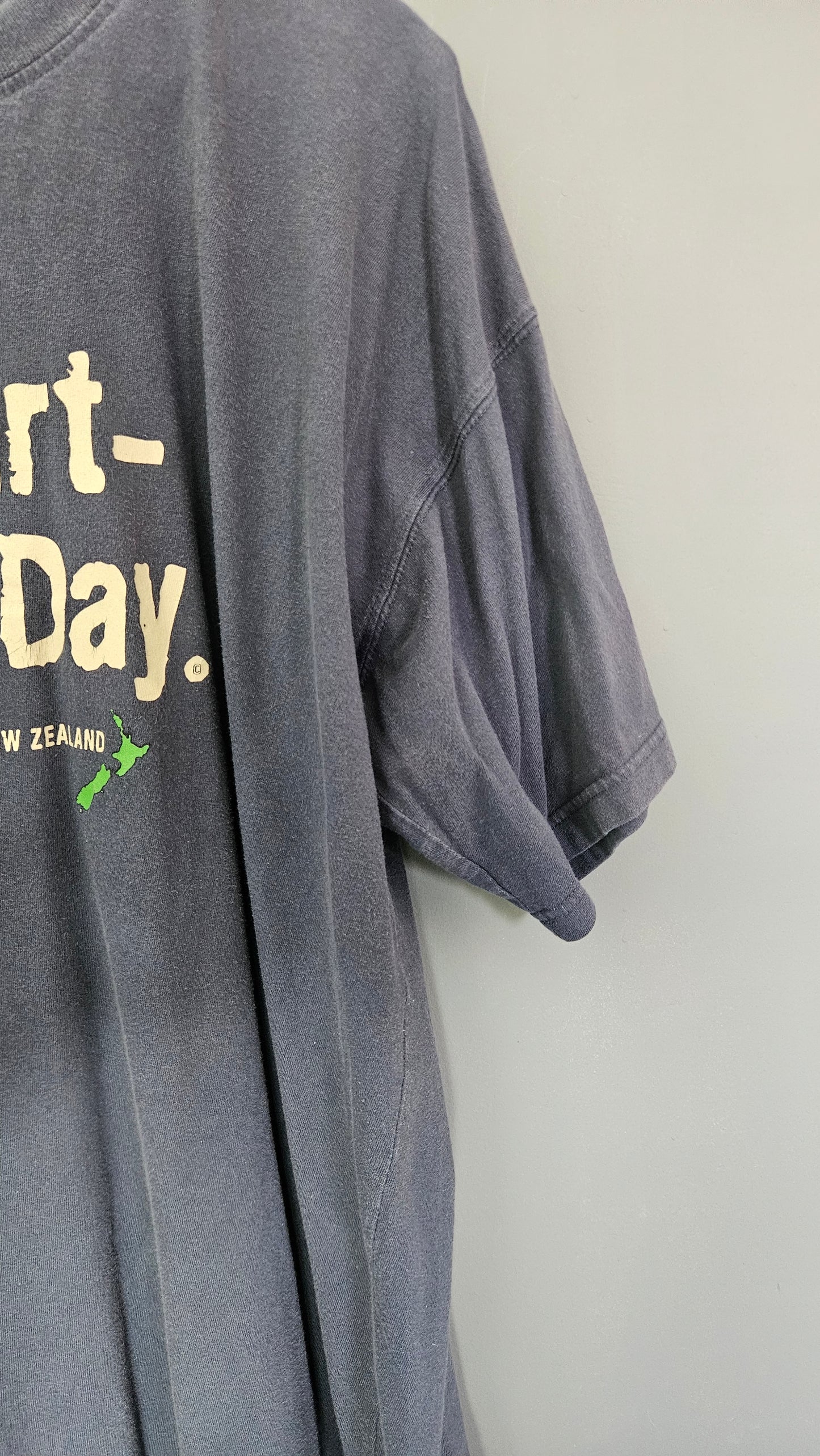 Vintage Graphic Tshirt - XL חולצת טי גרפית וינטג' יד שנייה