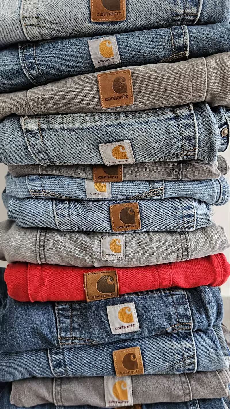 ג'ינסים יד שנייה של Carhartt במצב מעולה – וינטג' לגברים