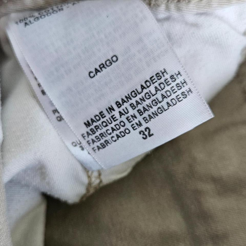 Levi's cream cargo shorts W32 vintage streetwear         