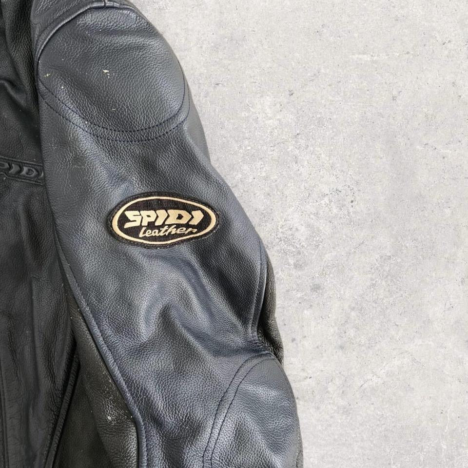 ג׳קט רכיבה Spidi מעור בצבע כחול כהה, מידה מדיום, עם מגני כתפיים ומרפקים