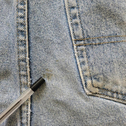 Lee Riders short jeans size W34 with front and back stains