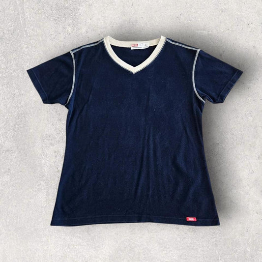 Diesel Classic V-Neck Tee - Small חולצת וי-נק של דיזל, מידה S, מצב 9/10.