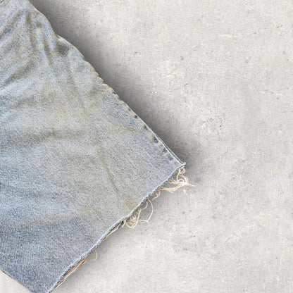 Lee Riders short jeans size W34 with front and back stains