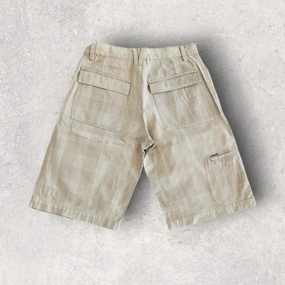 Vintage Quiksilver Cream Jorts במצב טוב מאוד עם סימן קטן מקדימה