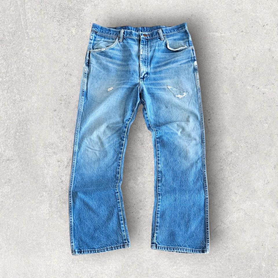 Wrangler Blue Jeans – 36x42 עם סימנים קטנים מקדימה