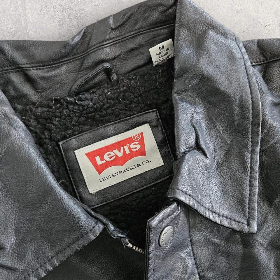 Levi’s black leather jacket large in perfect condition