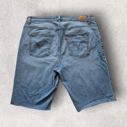 Levis 580 woman’s shorts בגזרת Boot Cut, צבע כחול