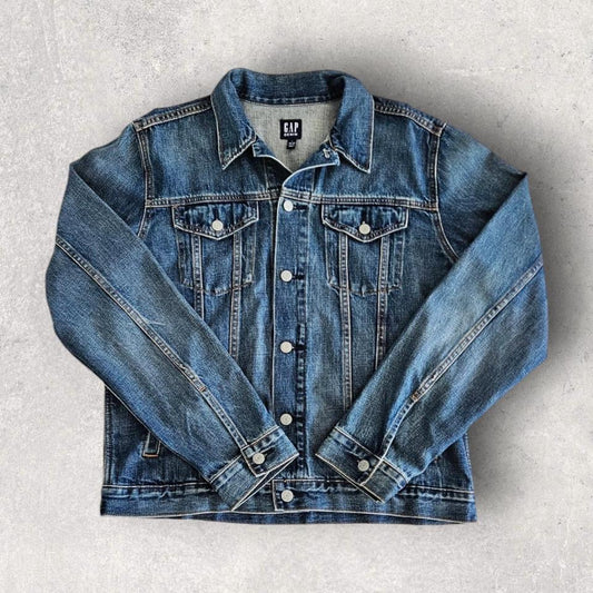 Gap denim jacket size L perfect condition no flaws