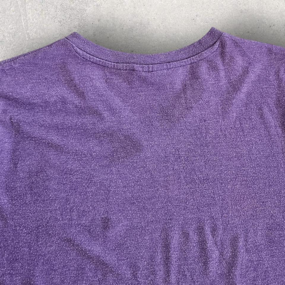Dickies Purple V-neck Tee - Medium חולצת וי סגולה של Dickies, מידה M