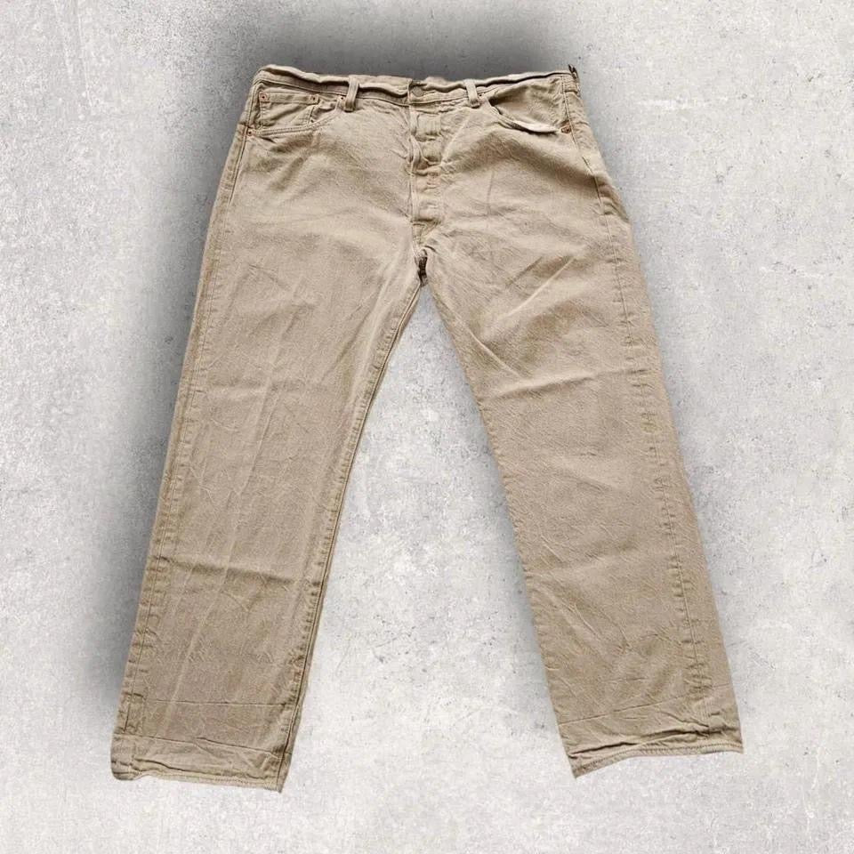 Levi’s 501 White Oak Denim עם סימן קטן בגב