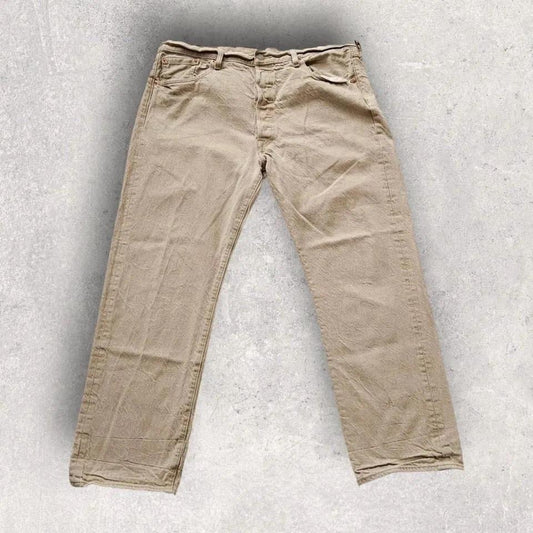 Levi’s 501 White Oak Denim עם סימן קטן בגב