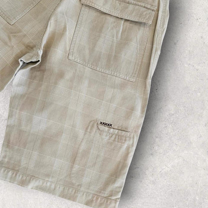 Vintage Quiksilver Cream Jorts במצב טוב מאוד עם סימן קטן מקדימה