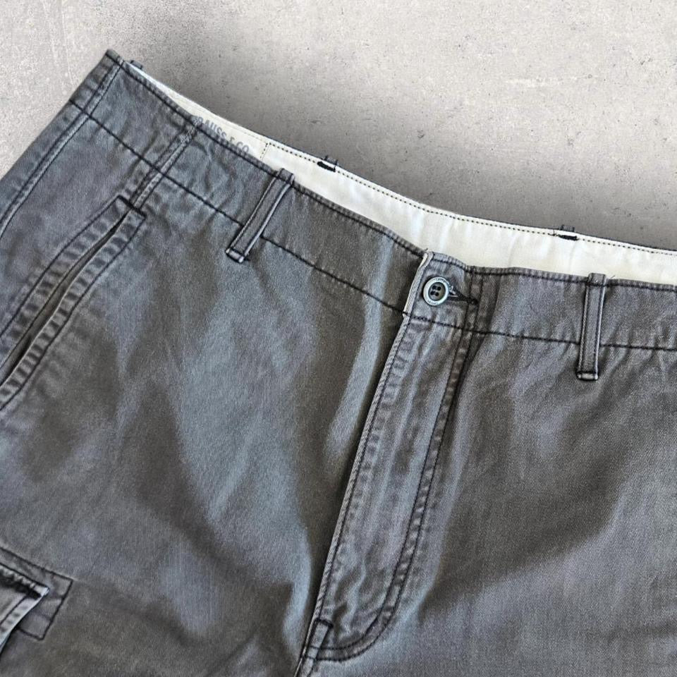 Levi's dark grey cargo shorts W34 vintage streetwear         