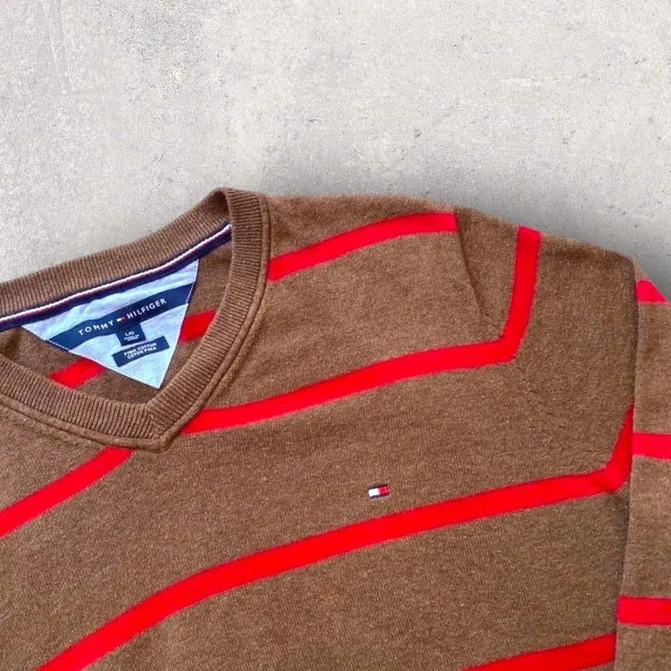Tommy Hilfiger sweater - M, סוודר ירוק עם פסים אדומים ולוגו רקום