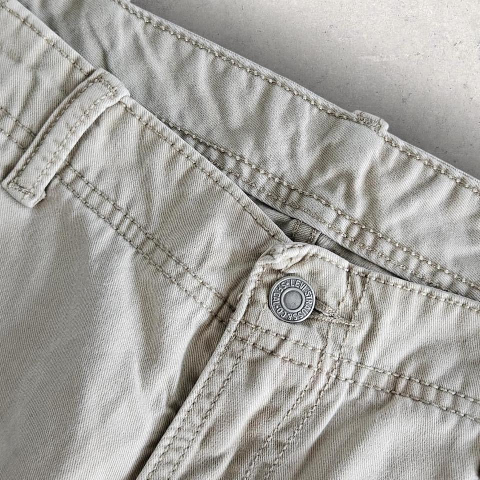 Levi's cream cargo shorts W32 vintage streetwear        