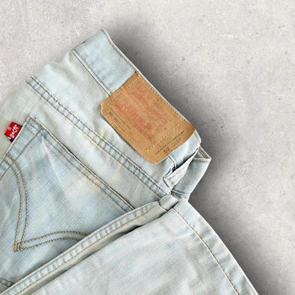Levi’s 501 Jeans – 32 – נראה מזויף, מידה W32 L107, מצב 8/10 עם כתמים קדמיים.